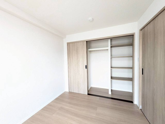 【収納】 | 吹田ロイヤルマンション | エイブル売買事業部では、箕面市・豊中市・吹田市・池田市・茨木市・高槻市の北摂エリア全域で、物件のご紹介を致しております。北摂エリアにて購入物件をお探しの際は、当社までお問合せ下さいませ。