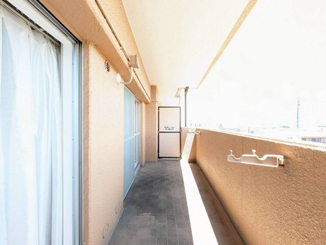 【バルコニー】 | 吹田ロイヤルマンション | 物件購入の段取りを知りたいお客様には、「ご検討からご契約までの一連の流れ」をご説明させて頂きます。初めて物件購入を検討された方は、ぜひご参考になさって下さい。