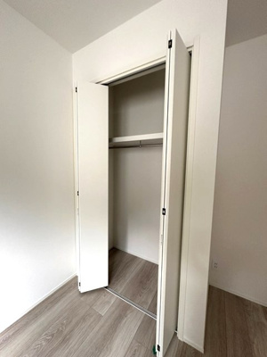 【収納】 | 新築(仮称)Casa Stella/カーサステッラ | 洋室5.2帖のお部屋にあるクローゼットです♪洋室のお部屋それぞれにクローゼットがあると便利ですね！