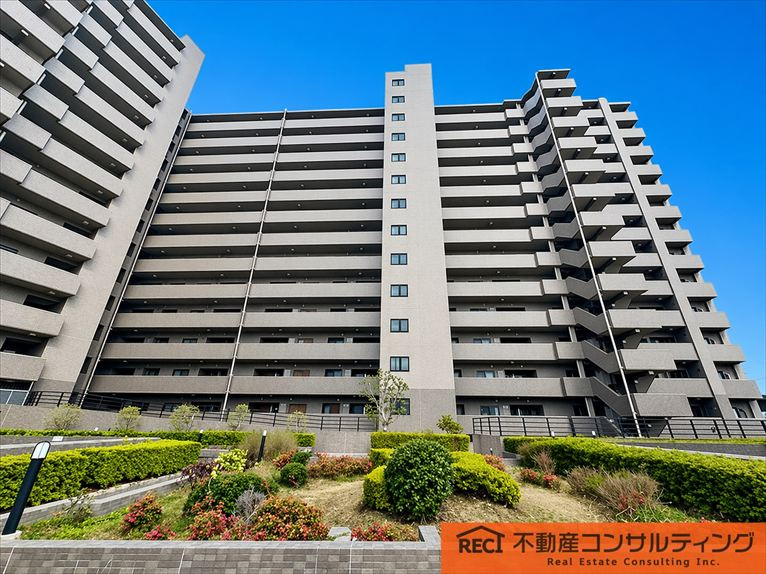 コスモシティ住吉川公園A棟の外観