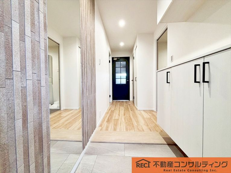 エナ御影の玄関