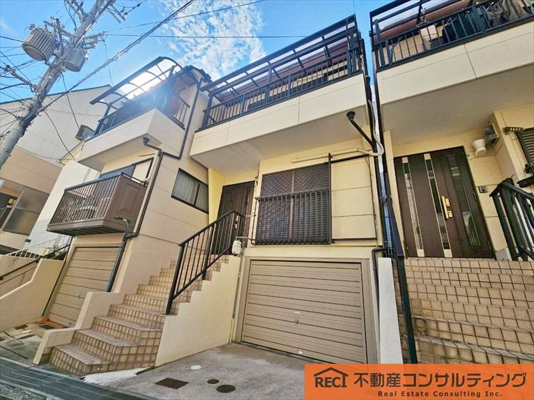 神戸市灘区水道筋6丁目　中古戸建のエントランス
