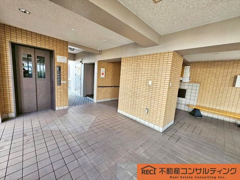 ラ・ヴェール甲子園のエントランス