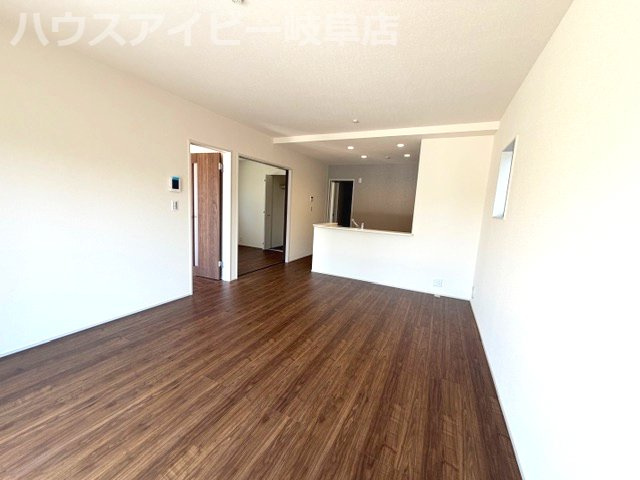 【居間・リビング】の画像