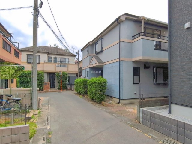 富士見市渡戸３丁目の中古一戸建の前面道路含む現地写真|北側約4.0ｍ公道　
閑静な住宅街で住環境良好です。