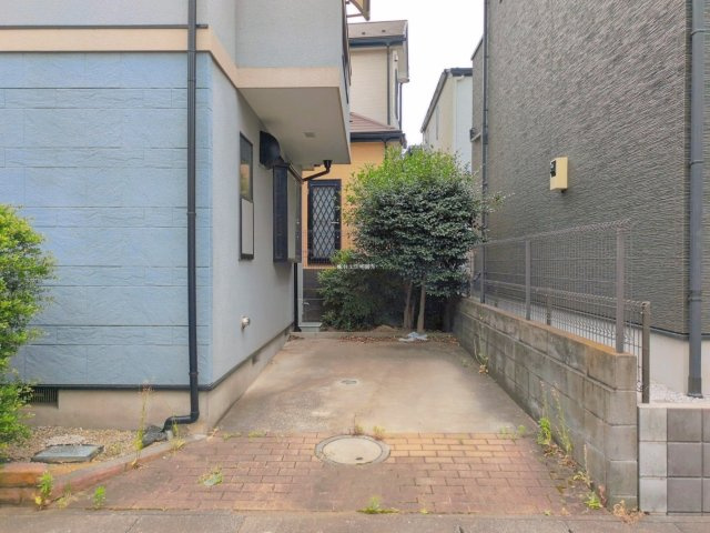 富士見市渡戸３丁目の中古一戸建の駐車場
