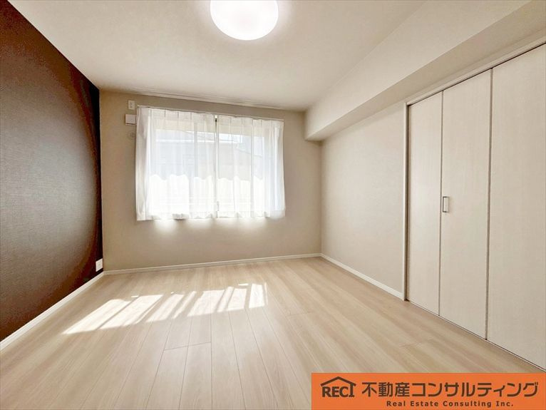 セレッソコート甲南森南町の洋室