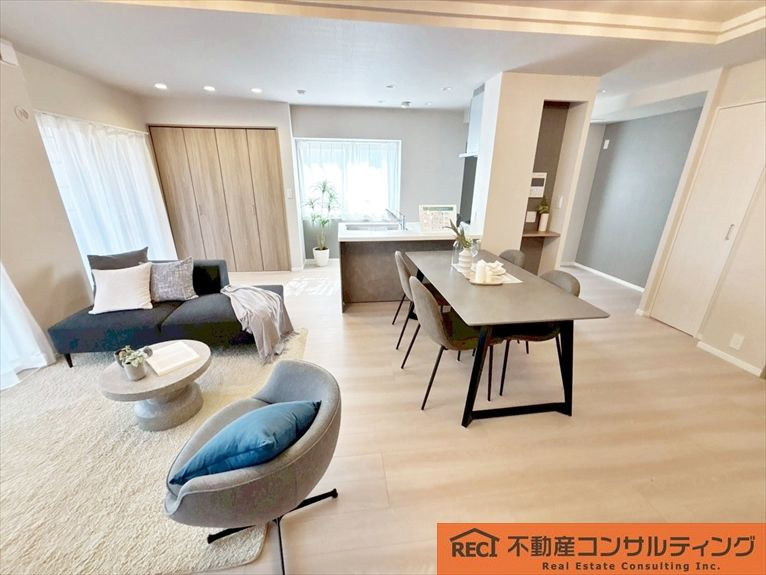 セレッソコート甲南森南町の居間・リビング