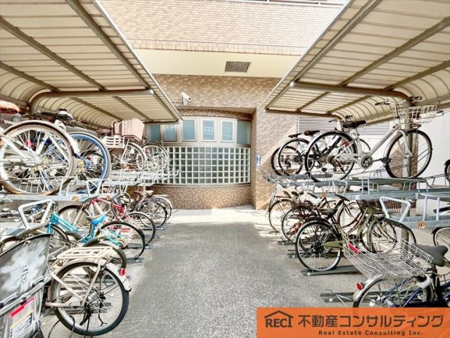 セレッソコート甲南森南町の駐輪場