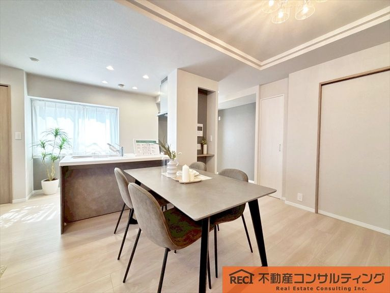 セレッソコート甲南森南町の居間・リビング
