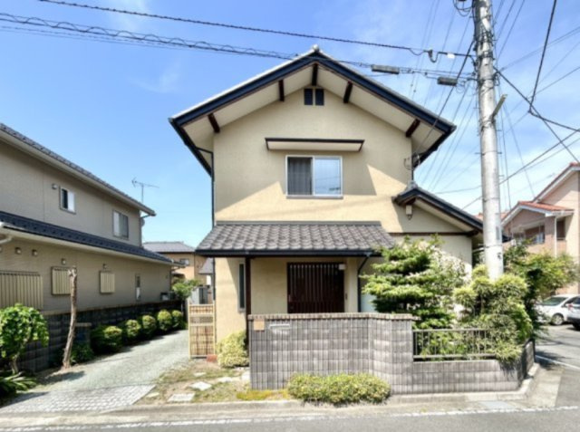 【中古戸建】前橋市六供町1丁目の外観|■外観｜シャープなデザインが印象的な洗練された外観。格調高く、優雅さ漂う素敵な仕様です♪
