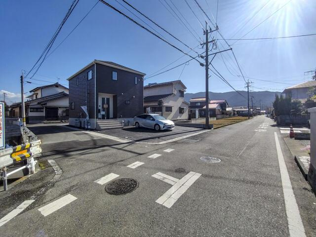 久留米市善導寺町飯田の新築一戸建の前面道路含む現地写真| 