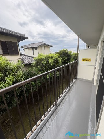 藤沢長後スカイハイツのバルコニー|外からの目が気にならないバルコニーで洗濯物が干せます