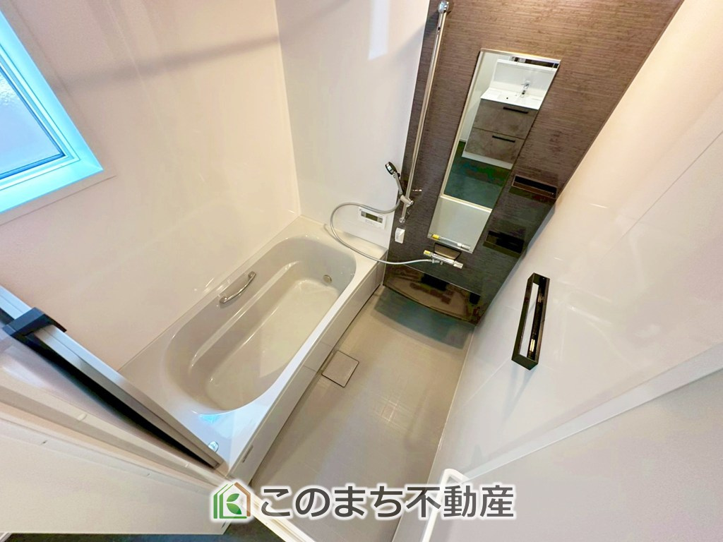 タマタウン宇都宮市細谷町Ⅱの浴室|"ゆったり１坪バスには換気・乾燥・暖房機能付き！！
大人も足を伸ばせるゆったり浴槽！！
ご家族皆さんで入っても、一人でゆっくり入っても一日の疲れを癒してくれるお風呂です！！"
