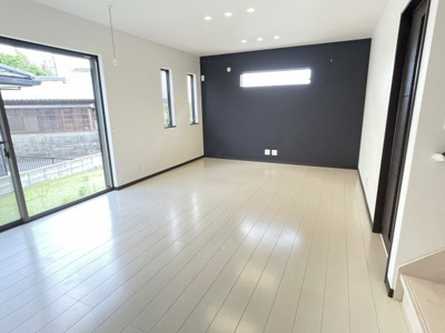【居間・リビング】 | 亀山市川崎町 | ＬＤＫ