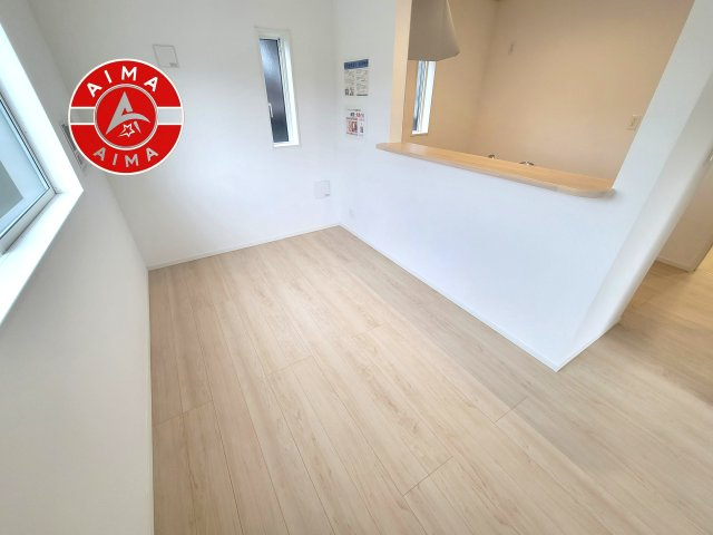 福岡市南区大平寺1丁目第3-1棟（1号棟）のダイニング|キッチンから立ち込める香りが今日の料理を期待させます。