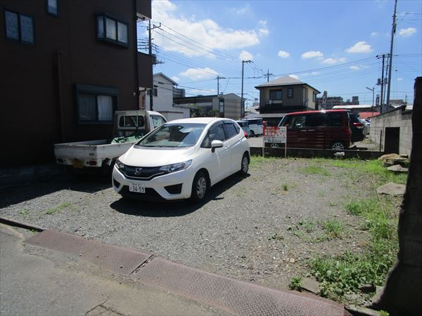 日進飯能マンションの駐車場