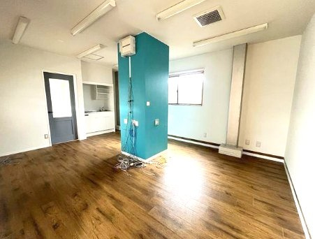 唐崎北２丁目店舗付き住宅の内装