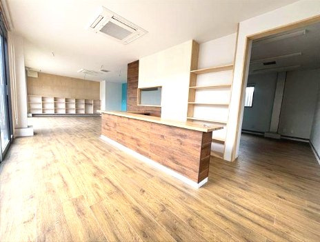 唐崎北２丁目店舗付き住宅の内装