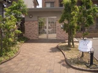 プラザ社田のエントランス