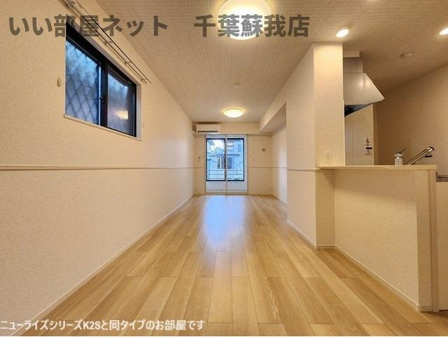 クレインヒルⅠの居間・リビング|ゆったり過ごせる居間です