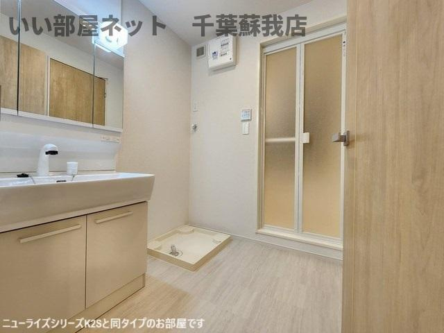 クレインヒルⅠのその他|明るい洗面所です