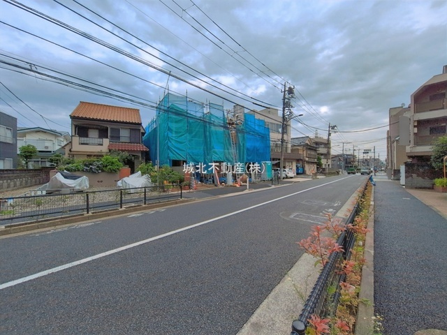 練馬区南小泉1丁目 全3棟 1号棟の前面道路含む現地写真|現地(2026年6月9日撮影)