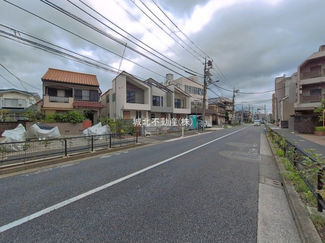 練馬区南大泉1丁目 全3棟 1号棟の前面道路含む現地写真|現地(2026年8月12日撮影)