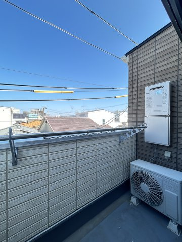 ALEGRIA尼崎西本町のバルコニー|外からの目が気にならないバルコニーで洗濯物が干せます