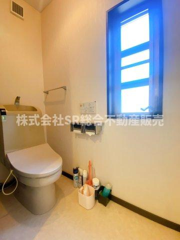 若江北町2丁目中古戸建のトイレ|トイレが2か所にあり、朝の身支度がスムーズに行えます！