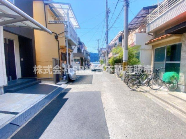 若江北町2丁目中古戸建の前面道路含む現地写真|前面道路含む現地写真です