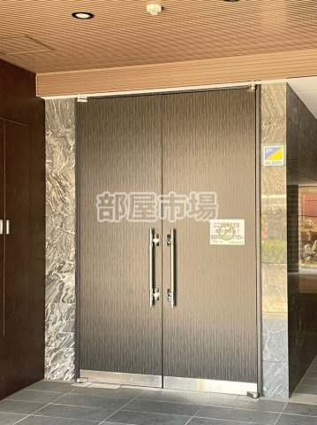 リヴシティ日暮里のエントランス