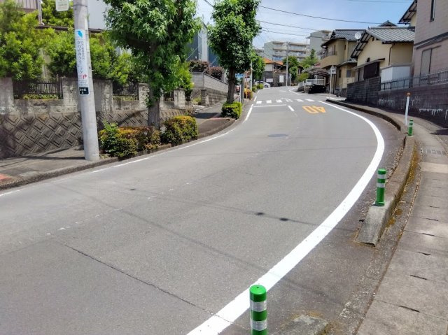売土地　三島市光ヶ丘の周辺|角地のような開放感があり、陽当たりや風通しも良好です。生活利便と穏やかな住環境を両立した、子育て世代にもおすすめの立地です。