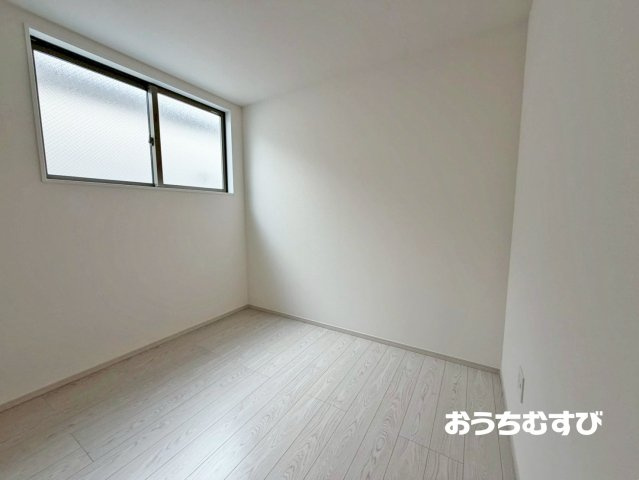 名古屋市名東区小井堀町1期(全3棟)の洋室