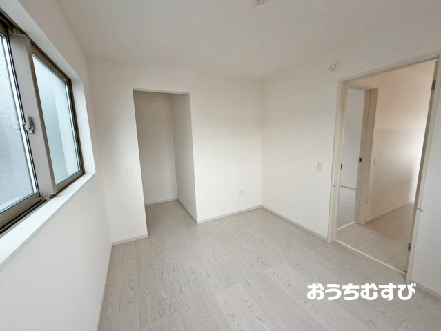 名古屋市名東区小井堀町1期(全3棟)の洋室