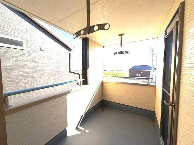 第3渋川市金井　新築戸建　1号棟のバルコニー|洗濯物が沢山干せて便利なバルコニー付き♪