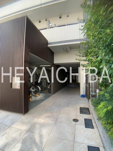 リブリ・東上野のエントランス