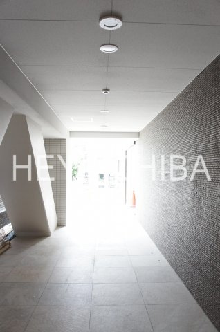 リブリ・東上野のエントランス