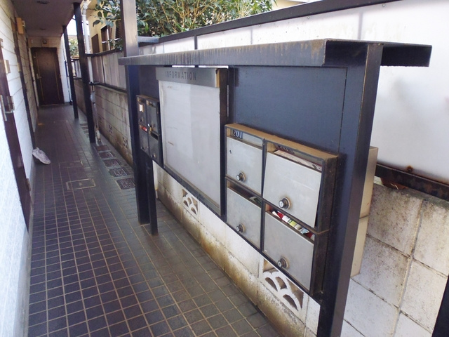 レオパレス高砂のロビー