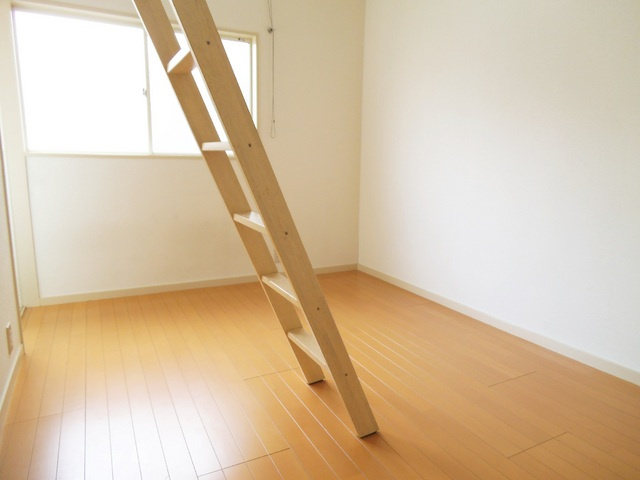 レオパレス高砂の寝室