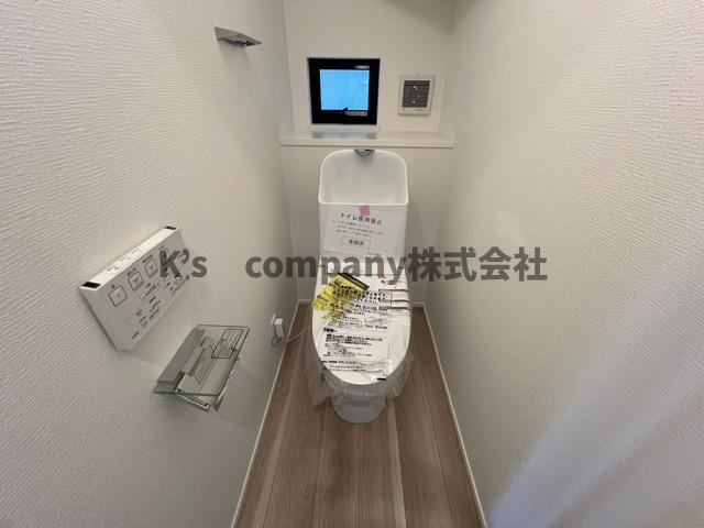 茅ヶ崎市下町屋2丁目　新築戸建　4号棟のトイレ|2階トイレ◇◇