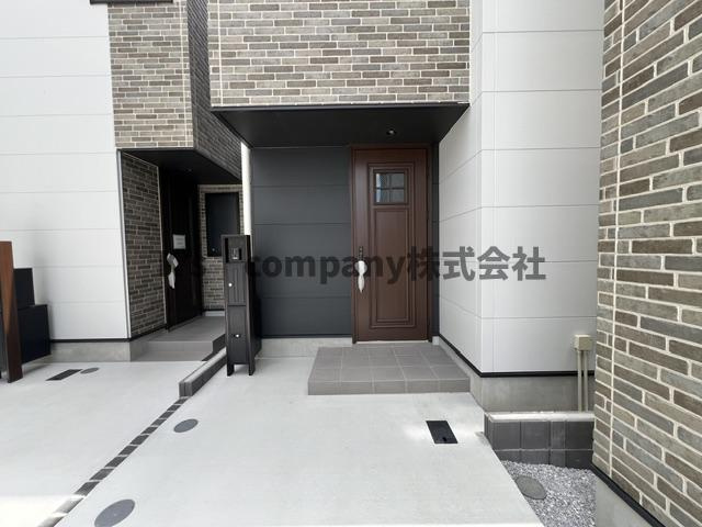 茅ヶ崎市下町屋2丁目　新築戸建　4号棟の玄関|玄関までのアプローチ♪