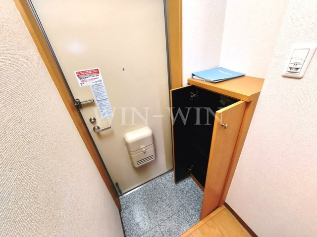 サニーヒル Bの玄関