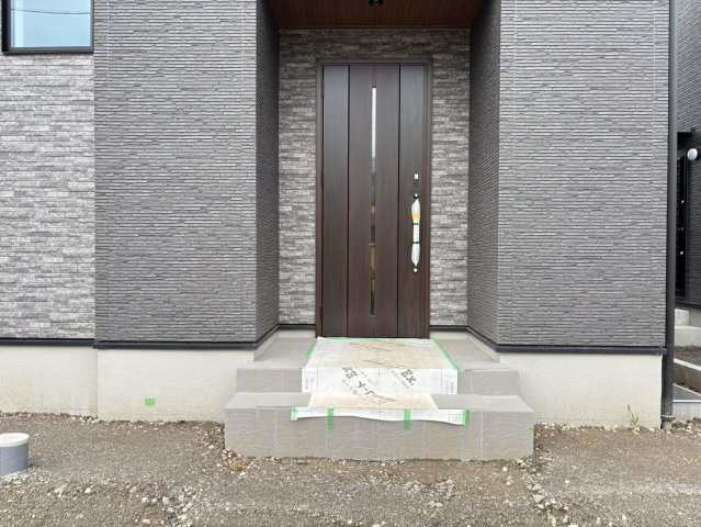 タマタウン　大垣市世安町（大垣南小）全3区画分譲の玄関|玄関ドアの鍵はディンプルキーと内側はサムターンキーになっており防犯性の高い仕様になっています。