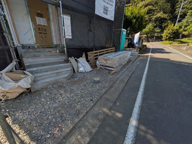 八王子市　平町　新築一戸建て　２期の玄関|～豊富な玄関収納ですっきりです～