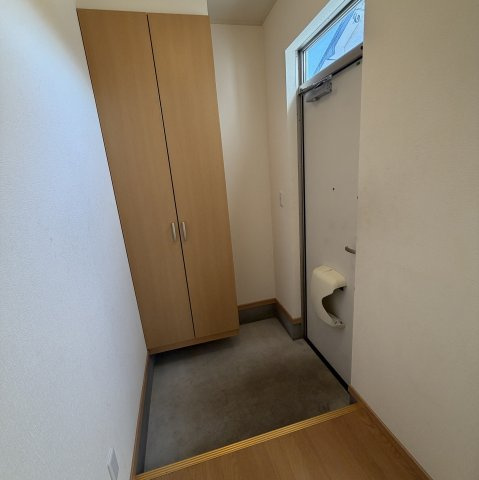 ハイツからんⅡの玄関