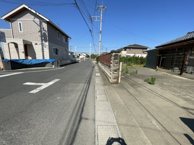 売地・住宅用売地　太田市鳥山上町　鳥之郷小学校・西中学校の前面道路含む現地写真