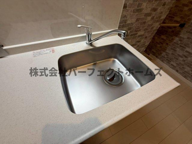 高野道ガレージハウスB棟のキッチン|使いやすいキッチンです