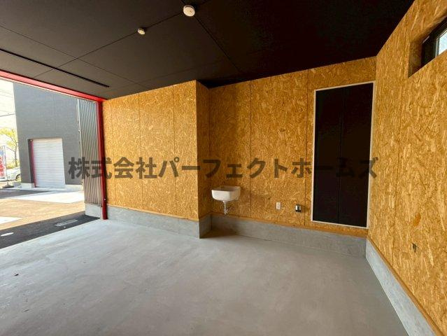高野道ガレージハウスB棟の駐車場|駐車場があります
