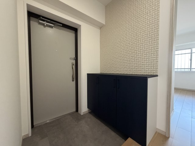 新規リノベーション／南向き／茅ヶ崎グランドハイツC棟の玄関